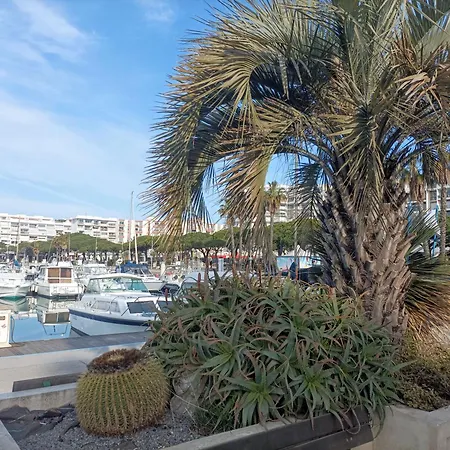 Port De Plaisance